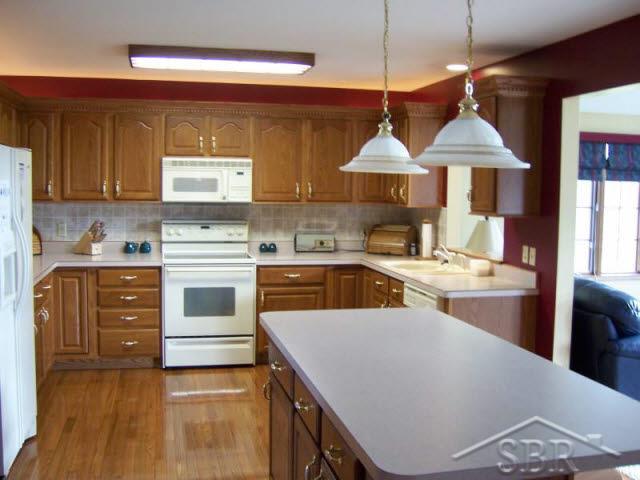 12155 West Freeland Road Freeland, MI 48623 - Photo 11 of 12 20033407-10.JPG
