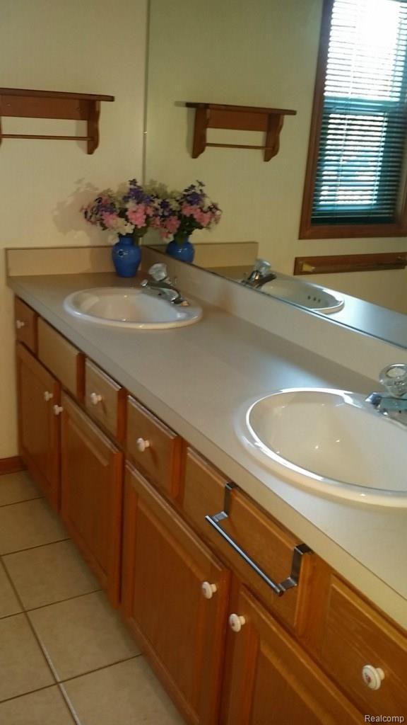 2939 County Farm Road Howell, MI 48843 - Photo 15 of 23 20150322_181033_Sunset Meadow Dr.jpg