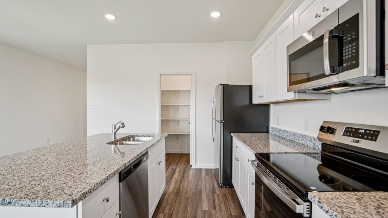 9341 Beryl Lane Conroe, TX 77303 - Photo 3 of 12