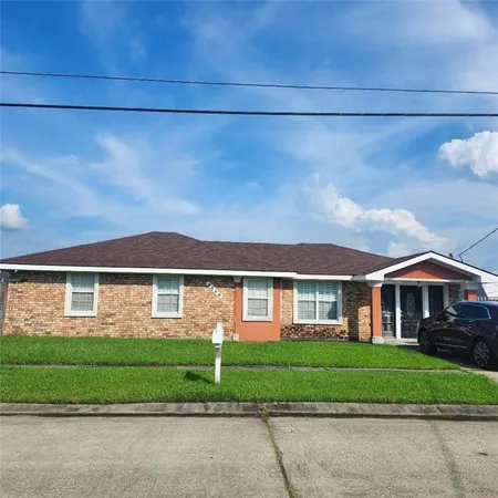 $234,900 | 3609 Ventura Drive, Chalmette, LA 70043