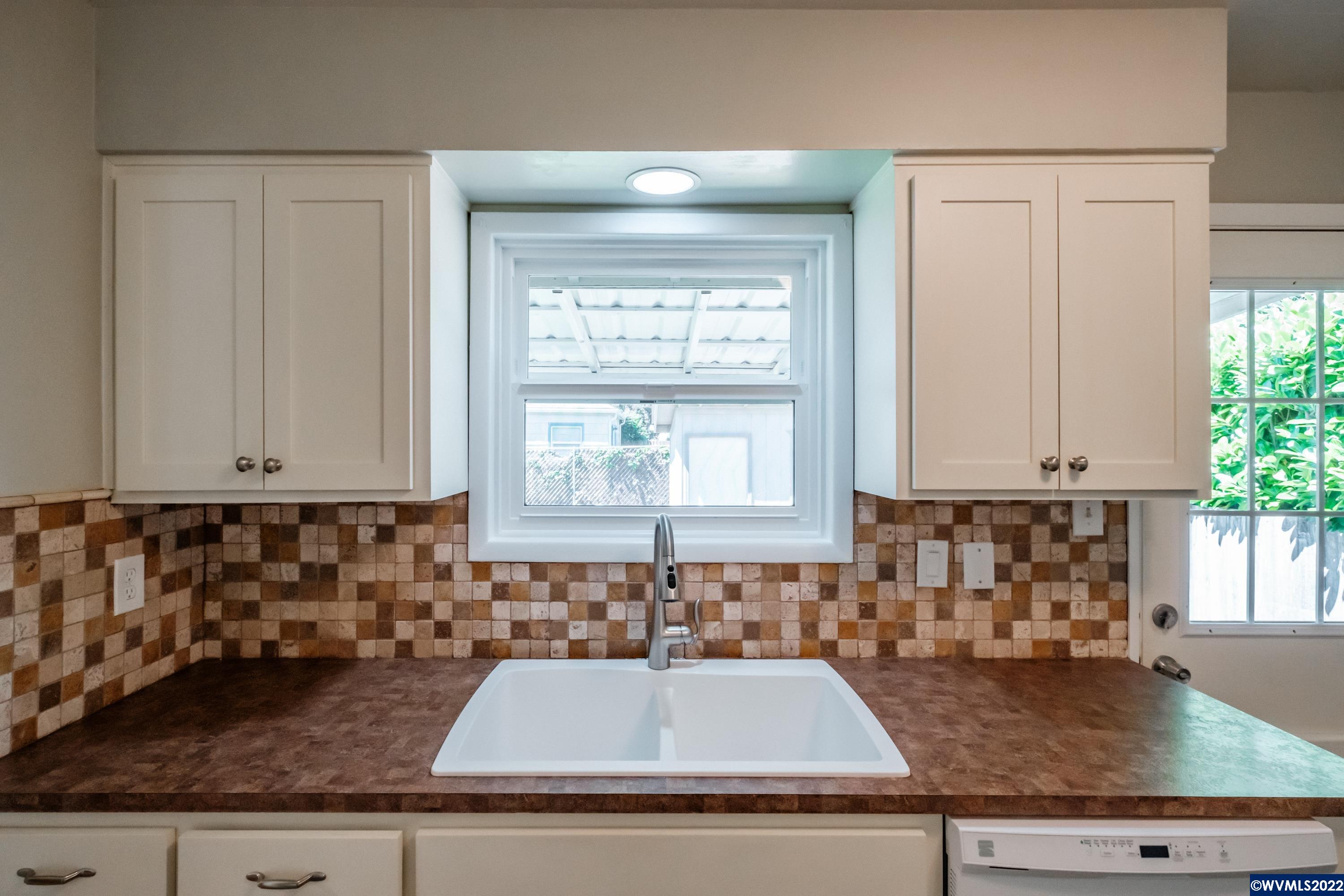 1325 Southwest 15th Avenue Albany, OR 97321 - Photo 11 of 31 Gallery Image 11