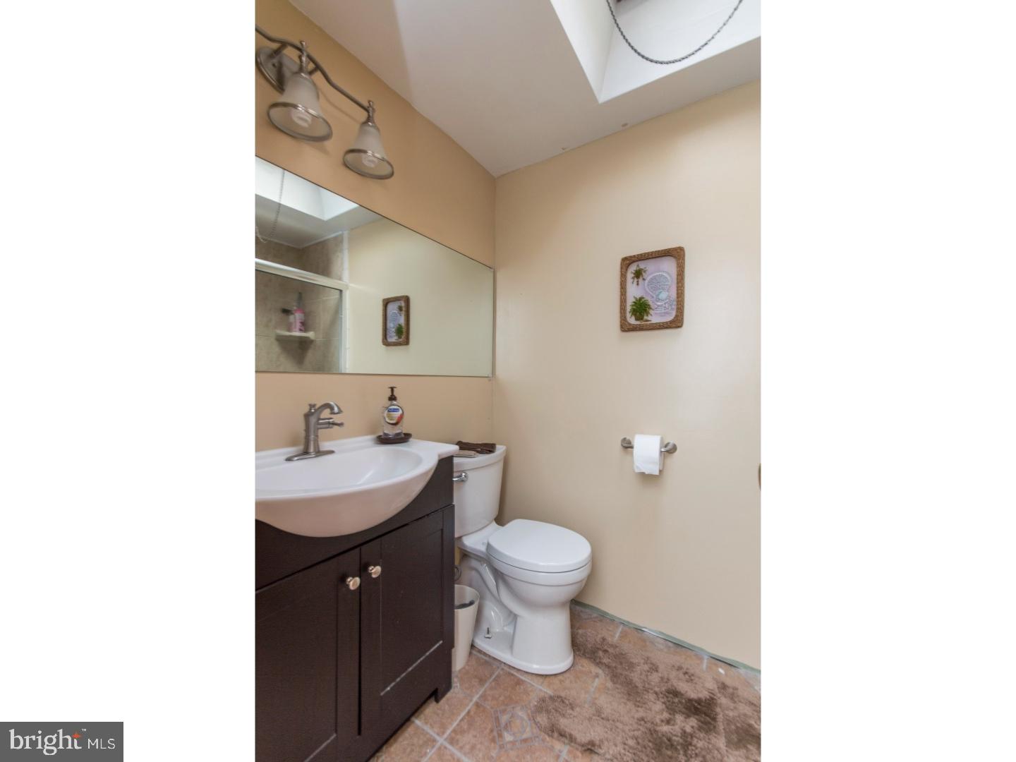 3510 Teton Road Philadelphia, PA 19154 - Photo 18 of 24 Bathroom