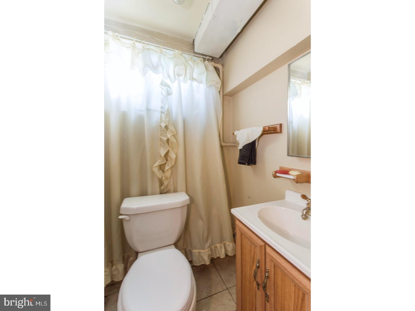 3510 Teton Road Philadelphia, PA 19154 - Photo 19 of 24 Bathroom