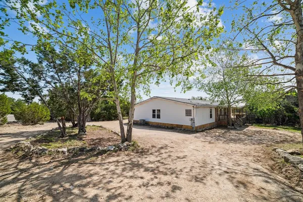 $325,000 | 1820 Thousand Oaks Trail, Liberty Hill, TX 78642