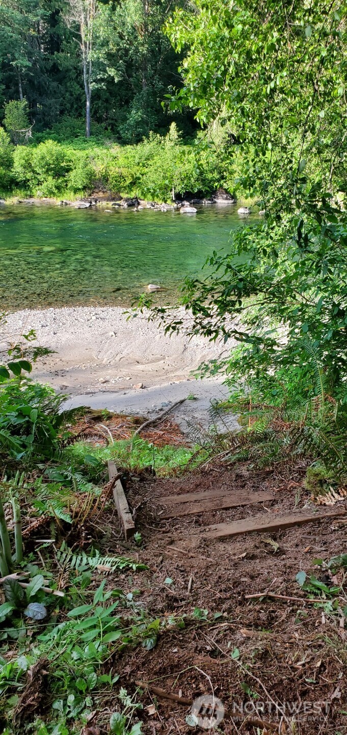 53009 South Riverside Road Gold Bar, WA 98251 - Photo 24 of 26 a view of a lake with a park
