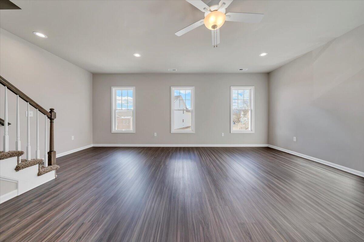 3728 Crescent Ridge Drive Southwest Roanoke, VA 24015 - Photo 5 of 25 5. Living