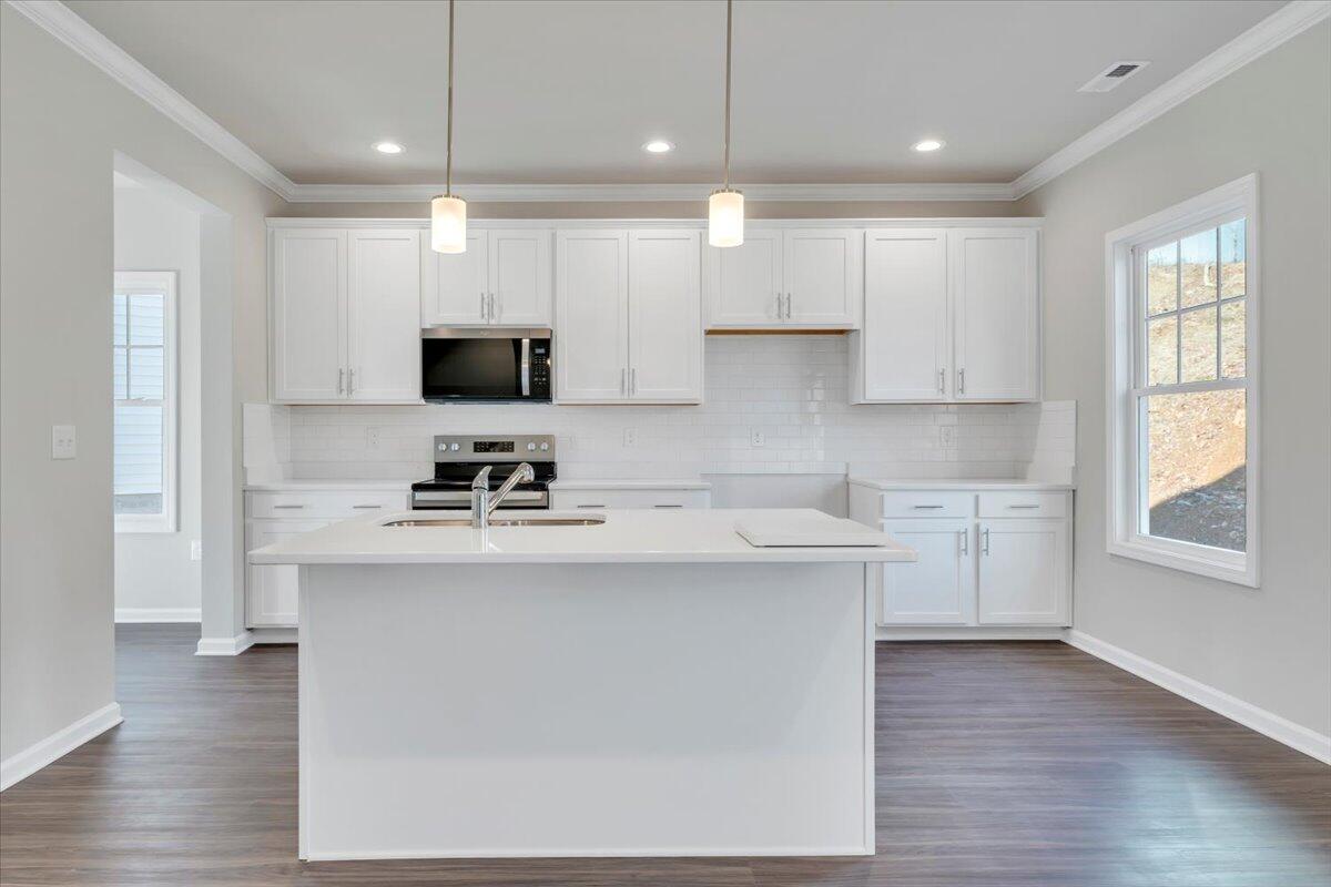 3728 Crescent Ridge Drive Southwest Roanoke, VA 24015 - Photo 6 of 25 6. Kitchen