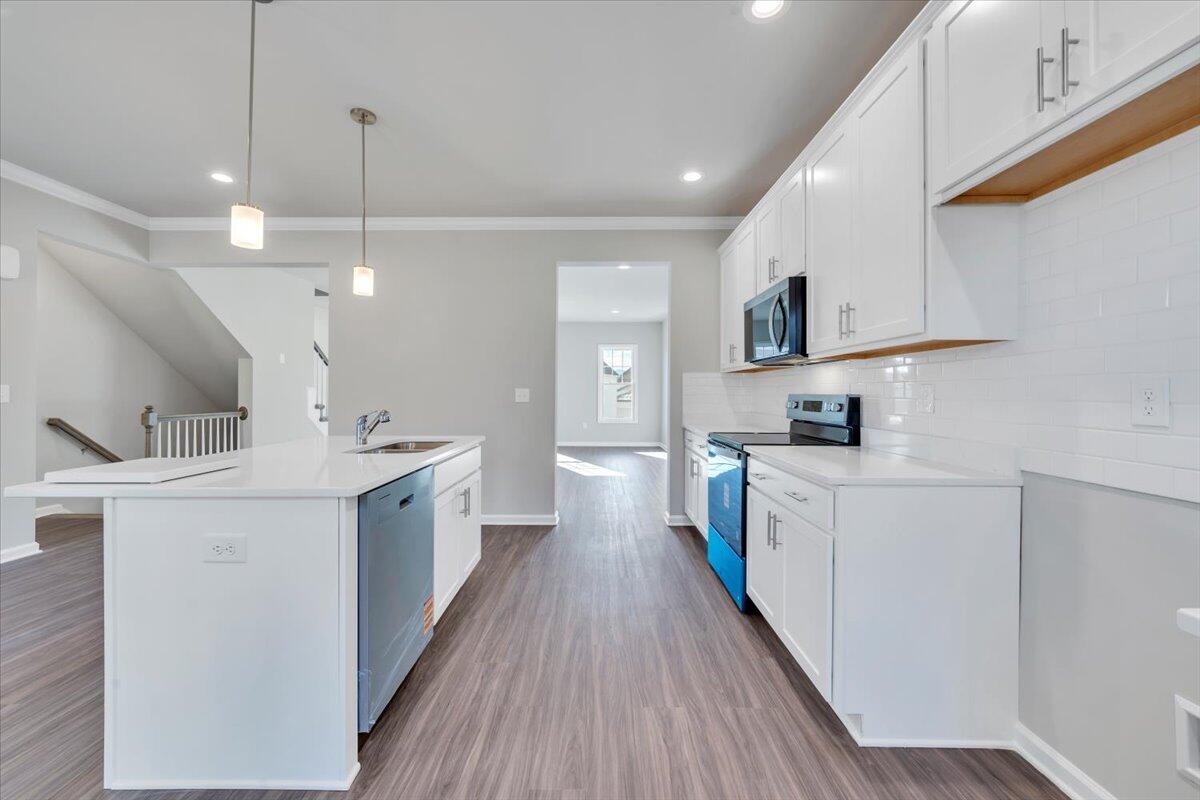 3728 Crescent Ridge Drive Southwest Roanoke, VA 24015 - Photo 9 of 25 10. Kitchen