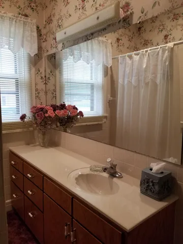 $144,750 | 319 North Myrtle Street, Eureka, KS 67045