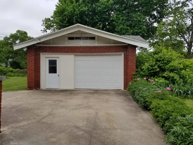 $144,750 | 319 North Myrtle Street, Eureka, KS 67045