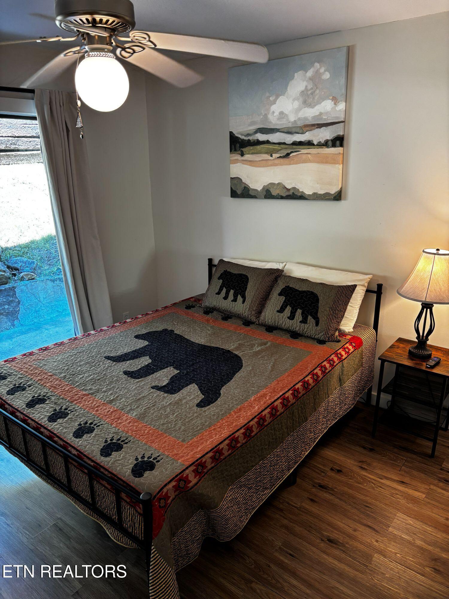 1081 Cove Road, Unit 512 Sevierville, TN 37876 - Photo 16 of 27 Bear Bed 2
