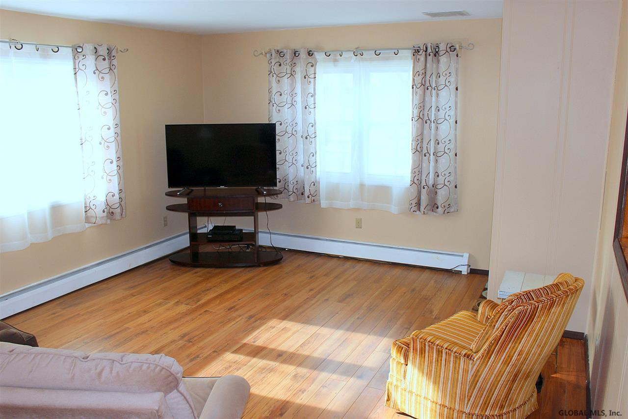 245 Phillips Road Rotterdam, NY 12306 - Photo 4 of 25 Photo 4