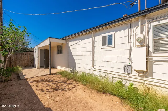 $1,800 | 913 West Highland Avenue, Phoenix, AZ 85013