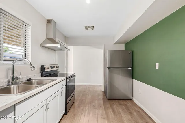 $1,800 | 913 West Highland Avenue, Phoenix, AZ 85013