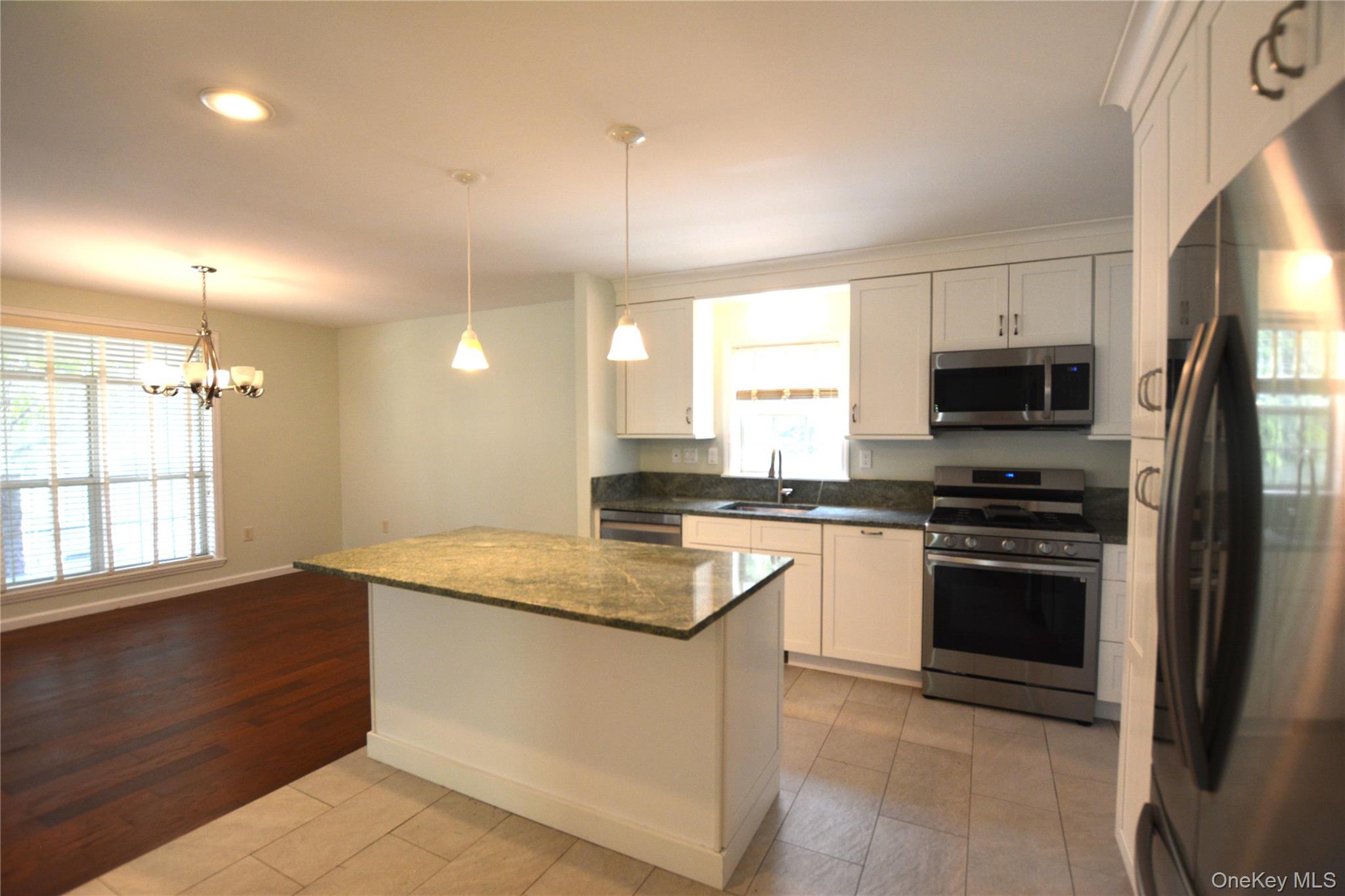 1661 Old Country Road, Unit 516 Riverhead, NY 11901 - Photo 11 of 24