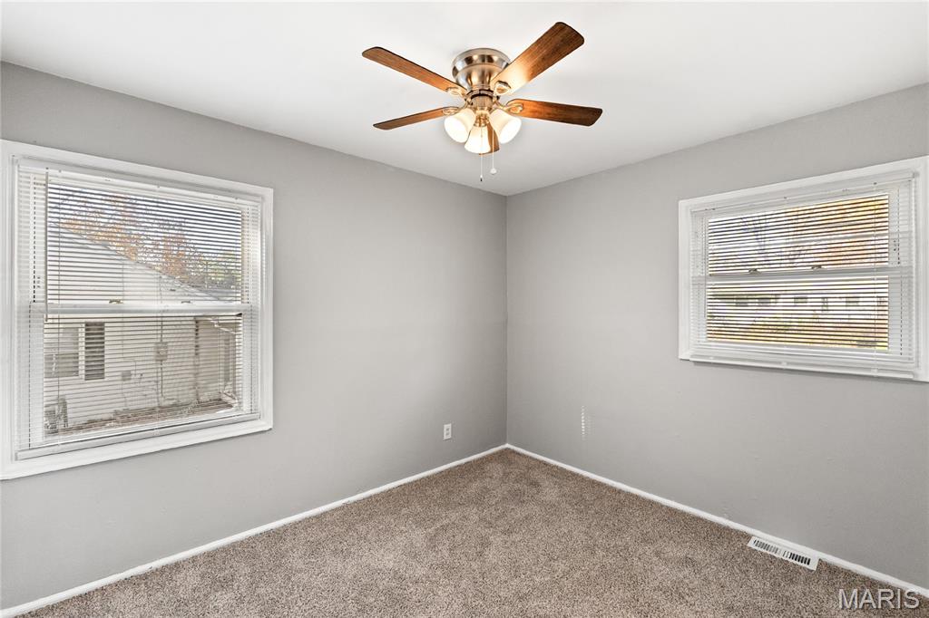 257 Cameron Road St. Louis, MO 63137 - Photo 8 of 15 Gallery Image 8