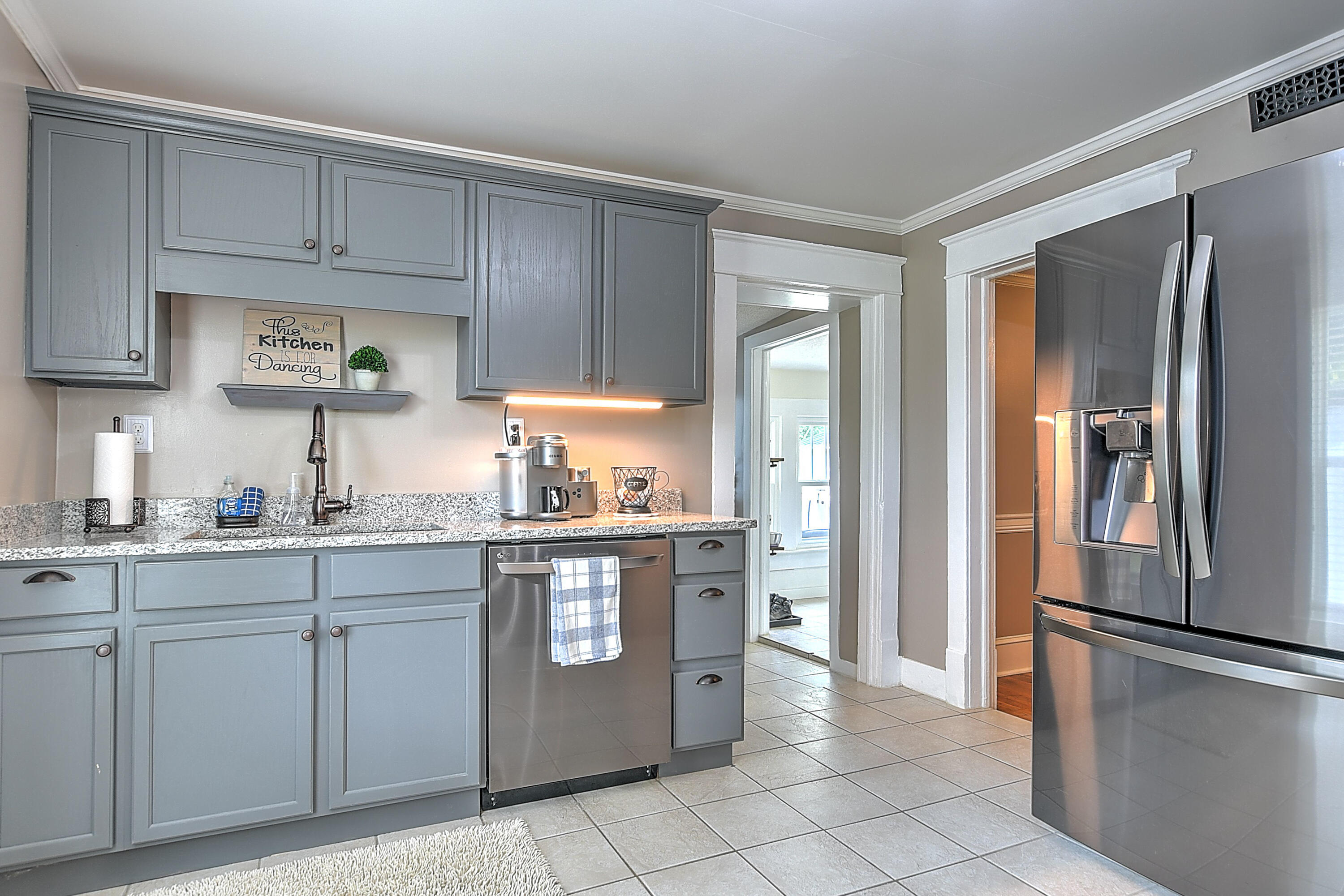 2111 Indian Ridge Road Johnson City, TN 37604 - Photo 5 of 23 4