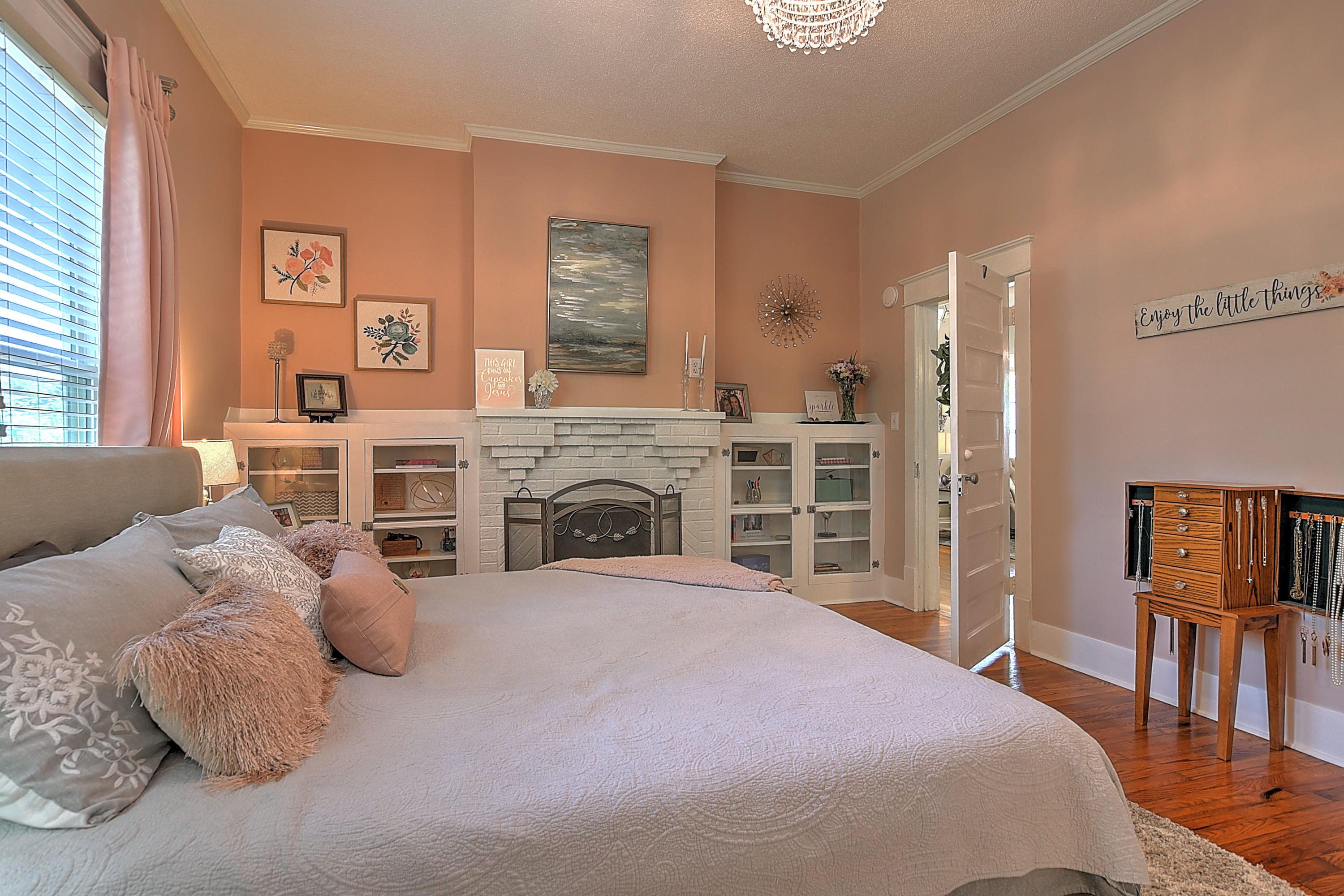 2111 Indian Ridge Road Johnson City, TN 37604 - Photo 10 of 23 8