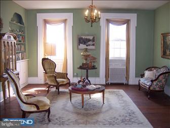 89 Juliustown Road Columbus, NJ 08022 - Photo 4 of 12 Living Room