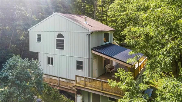 $299,000 | 509 Thompson Pond Road, Pownal, VT 05261