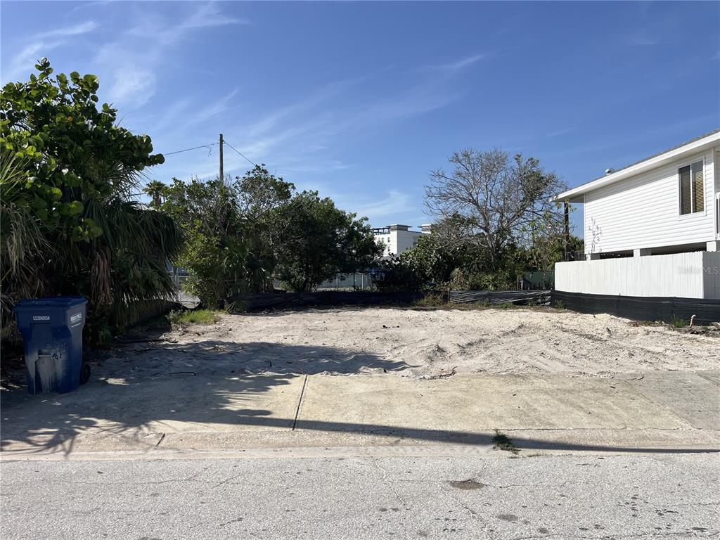 180 East Madeira Avenue Madeira Beach, FL 33708 - Photo 3 of 5