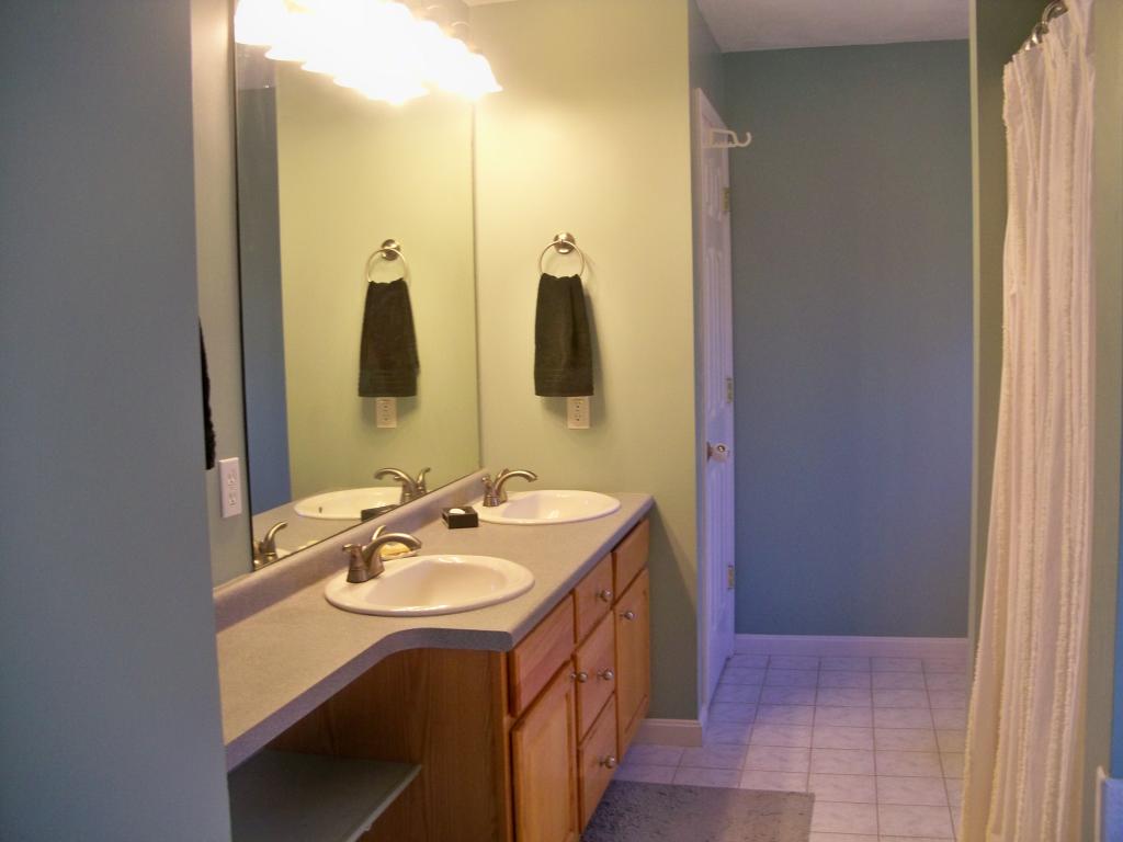 47 Ledge Road Pelham, NH 03076 - Photo 21 of 36