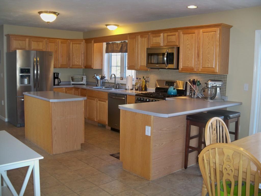 47 Ledge Road Pelham, NH 03076 - Photo 4 of 36
