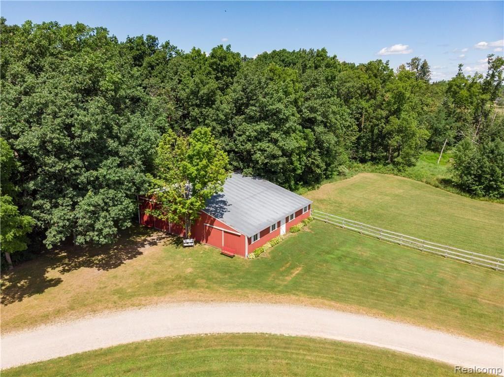 13130 Hogan Road Linden, MI 48451 - Photo 11 of 40