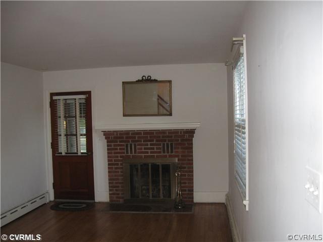 1951 Springdale Road Richmond, VA 23222 - Photo 5 of 12 Living Room - You will enjoy the warmth and cozine