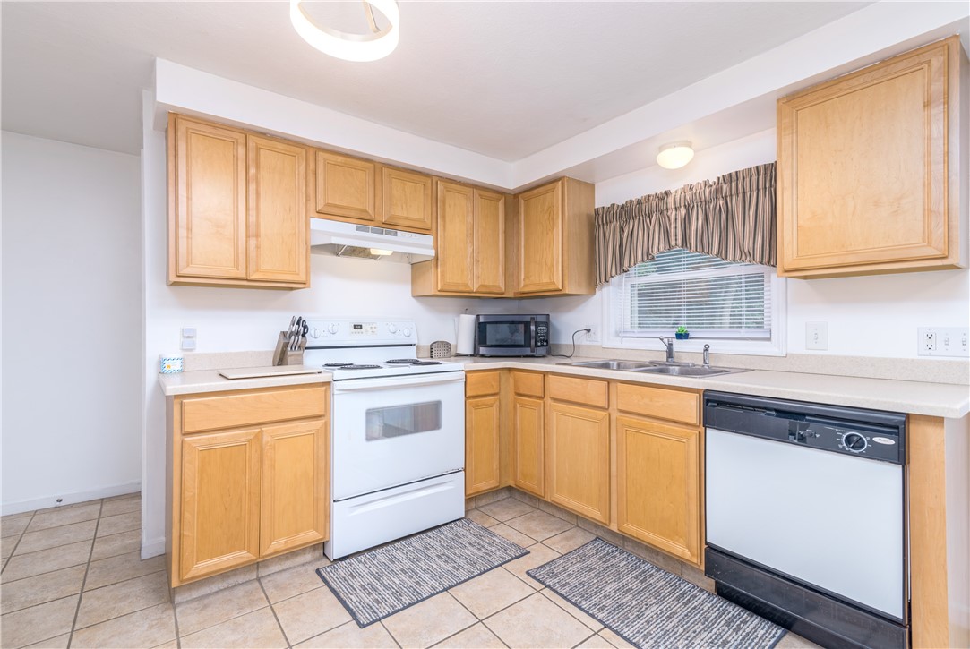 161 New River Road Lincoln, RI 02838 - Photo 8 of 30