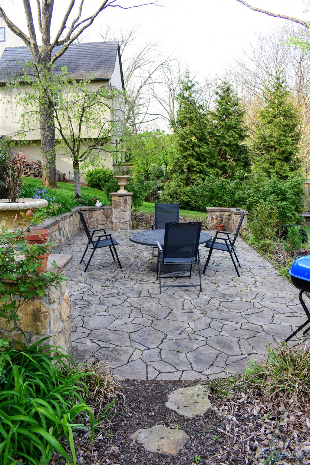 506 Main Street Southwest Lenoir, NC 28645 - Photo 5 of 29 a view of outdoor space yard and patio