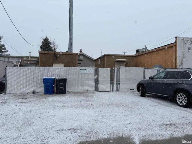 $129,900 | 3316 Avenue Of The Cities, Moline, IL 61265