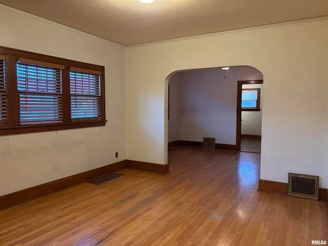 $129,900 | 3316 Avenue Of The Cities, Moline, IL 61265