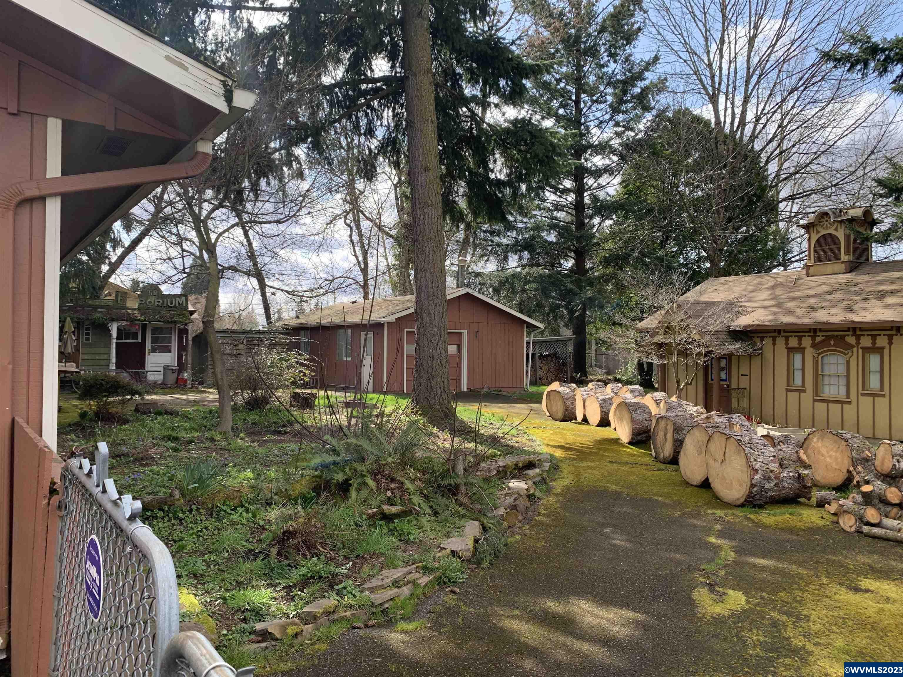 2395 Fisher Road Northeast Salem, OR 97305 - Photo 3 of 5 Gallery Image 3