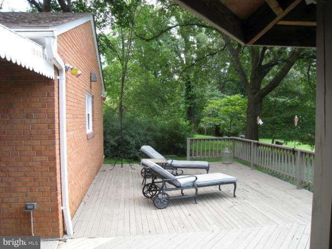 8505 Overbrook Road Fairfax, VA 22031 - Photo 19 of 26 Exterior (General)