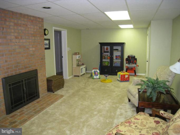 8505 Overbrook Road Fairfax, VA 22031 - Photo 21 of 26 Family Room