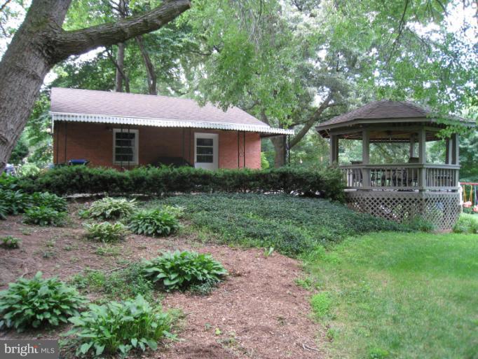 8505 Overbrook Road Fairfax, VA 22031 - Photo 22 of 26 Exterior (General)