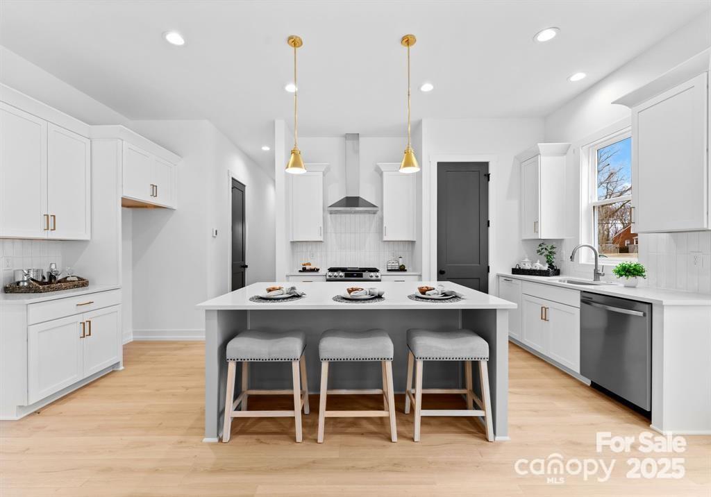 2074 Eaton Road Charlotte, NC 28205 - Photo 4 of 24 Gallery Image 4