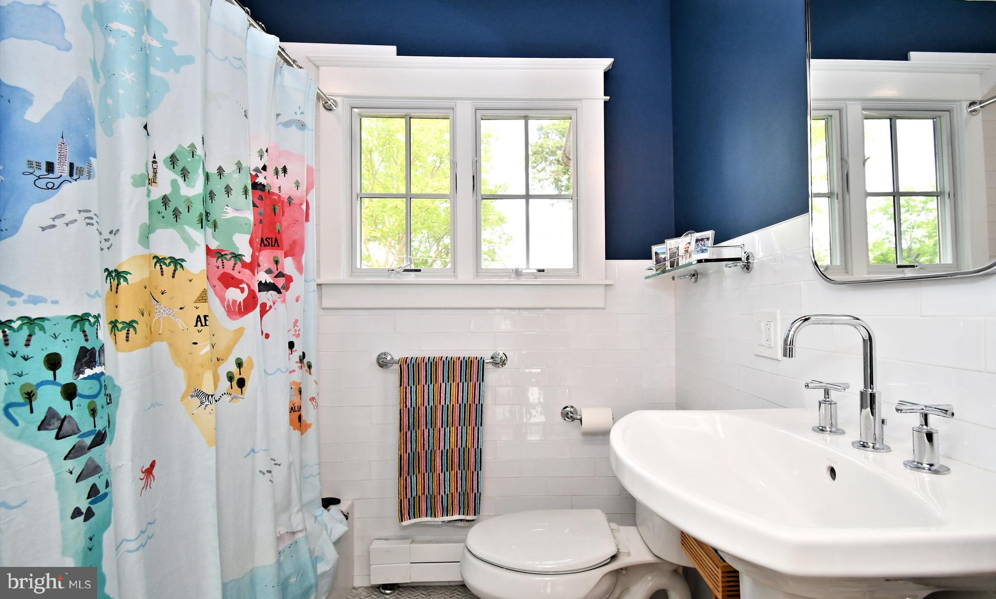 19 Croton Road Wayne, PA 19087 - Photo 28 of 64 Level 2 Hall Bath