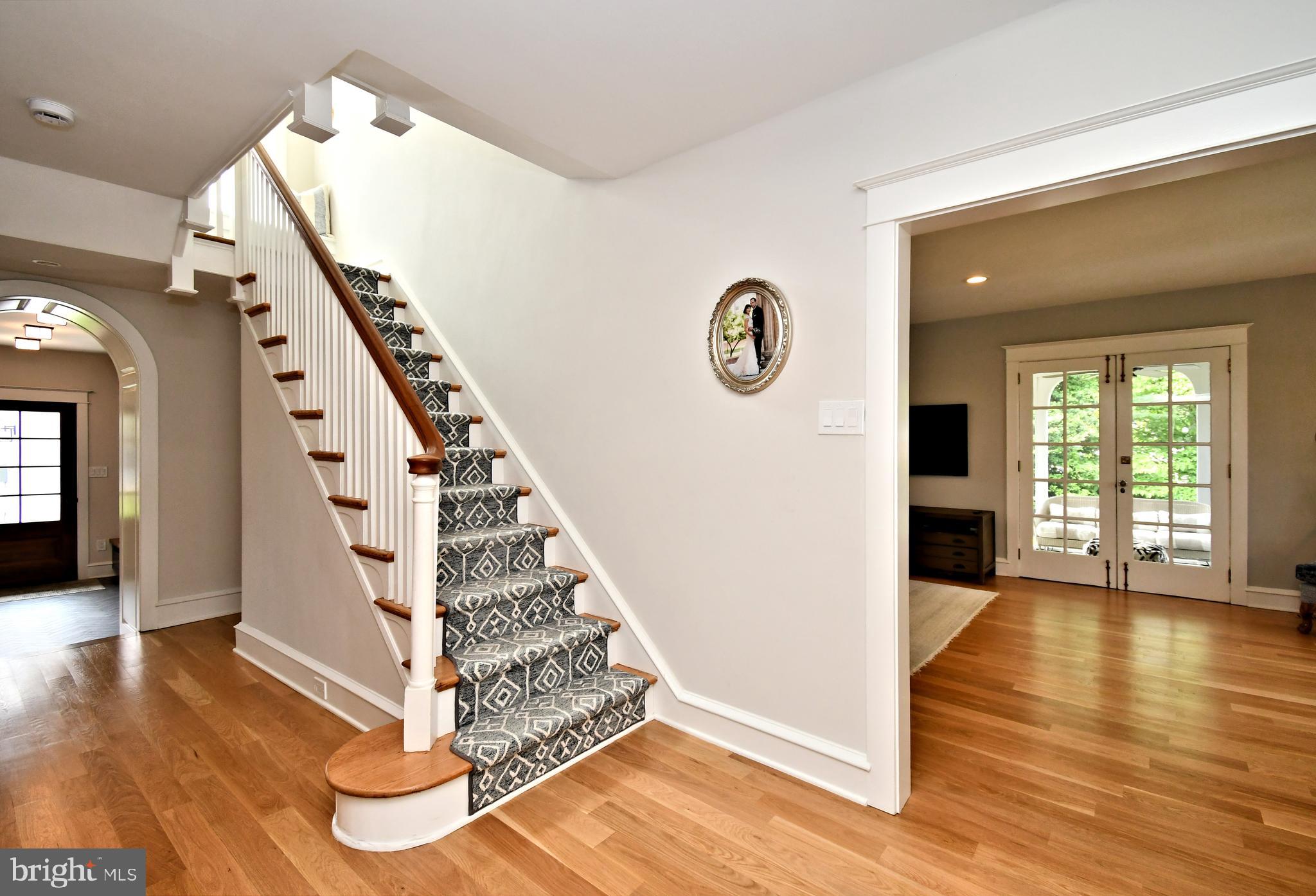19 Croton Road Wayne, PA 19087 - Photo 7 of 64 Spindled Staircase w/oak treads