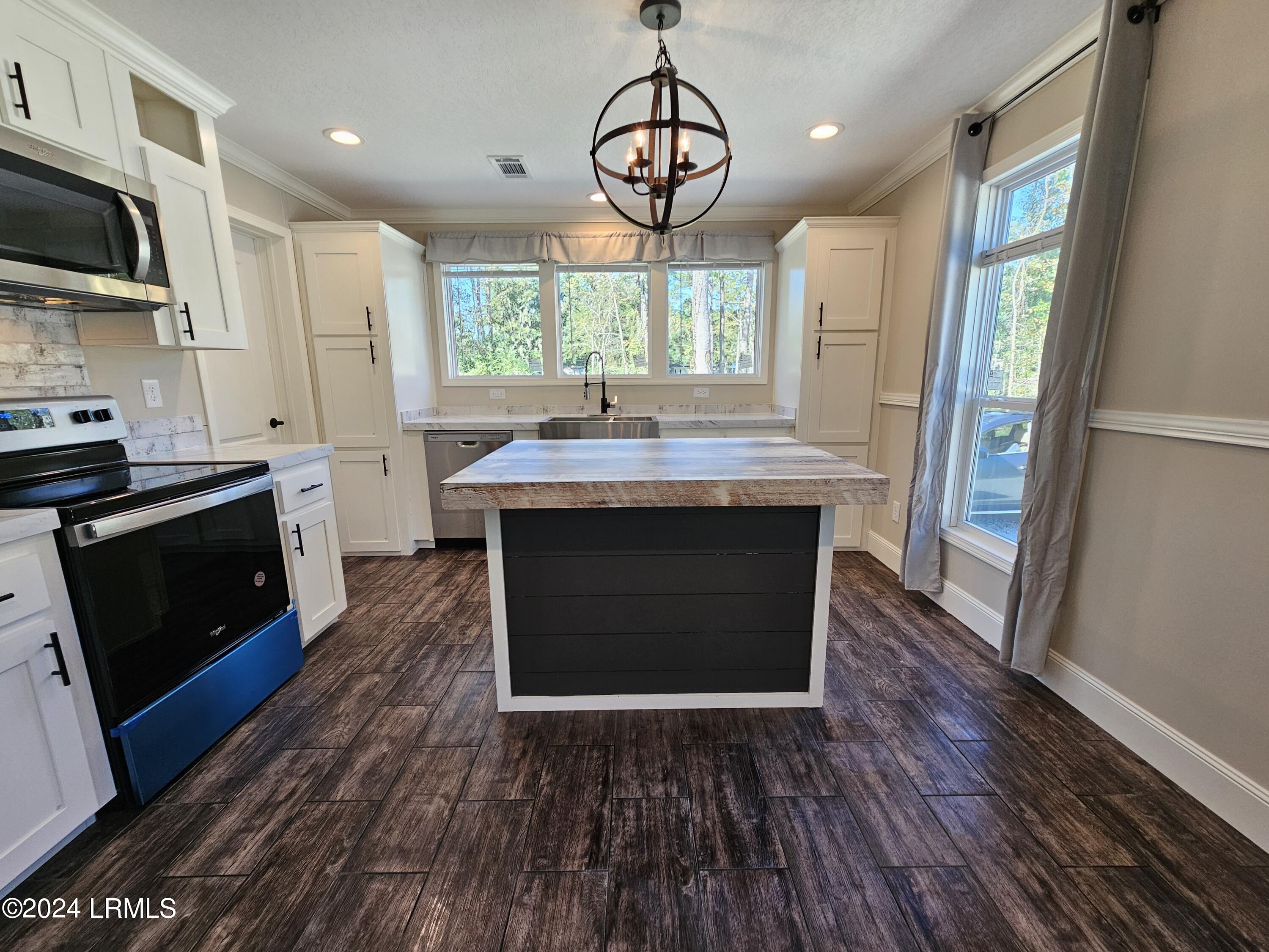8 Unity Lane Seabrook, SC 29940 - Photo 13 of 44 8 UNITY LANE IMAGES 10.11 (130)