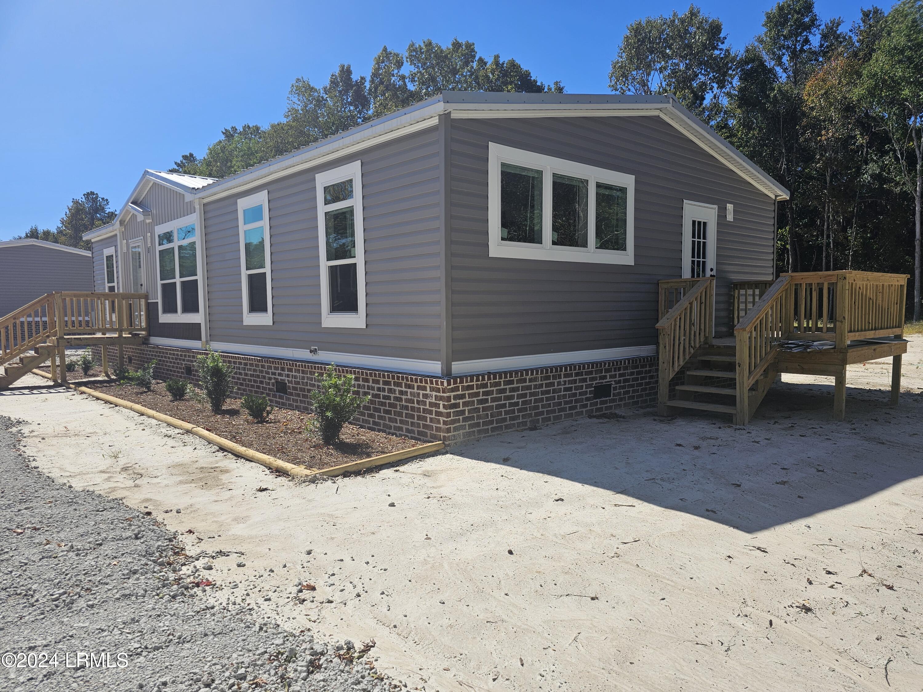 8 Unity Lane Seabrook, SC 29940 - Photo 5 of 44 8 UNITY LANE IMAGES 10.11 (207)