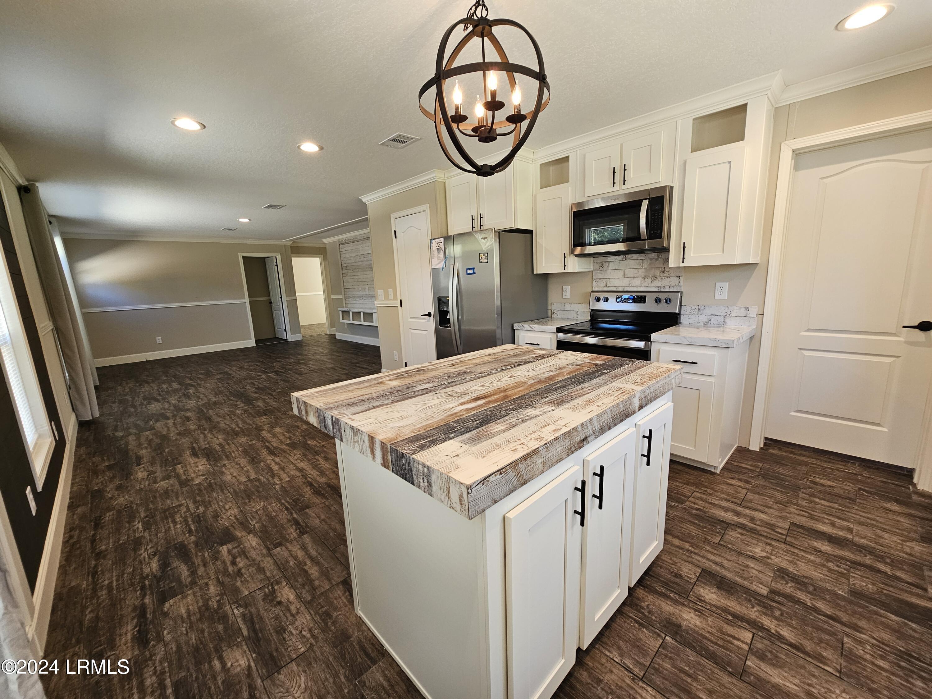 8 Unity Lane Seabrook, SC 29940 - Photo 9 of 44 8 UNITY LANE IMAGES 10.11 (31)