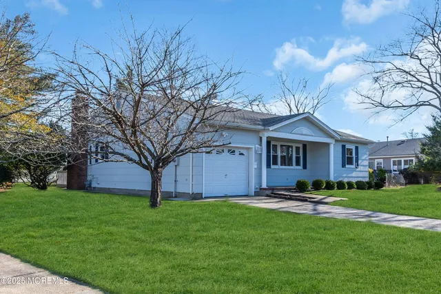 $439,999 | 89 Brakenbury Drive, Toms River, NJ 08757