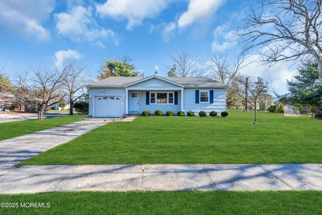 $439,999 | 89 Brakenbury Drive, Toms River, NJ 08757