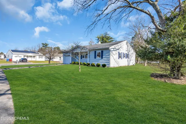 $439,999 | 89 Brakenbury Drive, Toms River, NJ 08757