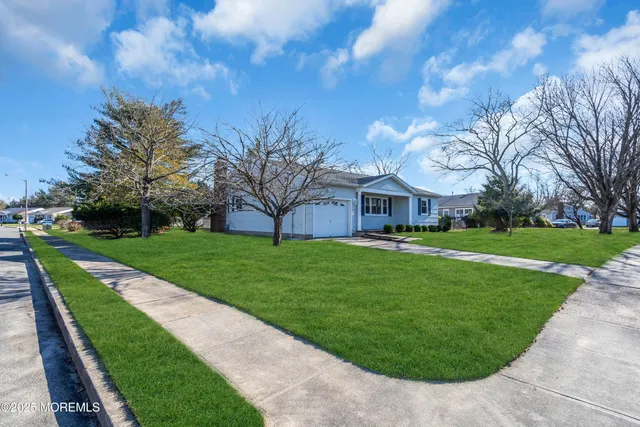 $439,999 | 89 Brakenbury Drive, Toms River, NJ 08757