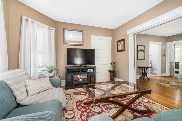 $2,450 | 427 Hamilton Street, Unit 2, Worcester, MA 01604