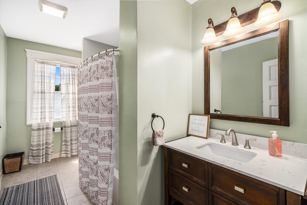 427 Hamilton Street, Unit 2 Worcester, MA 01604 - Photo 17 of 24