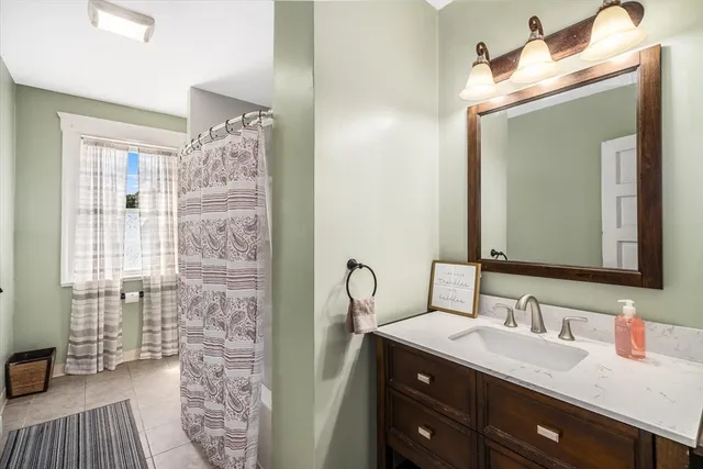 $2,450 | 427 Hamilton Street, Unit 2, Worcester, MA 01604